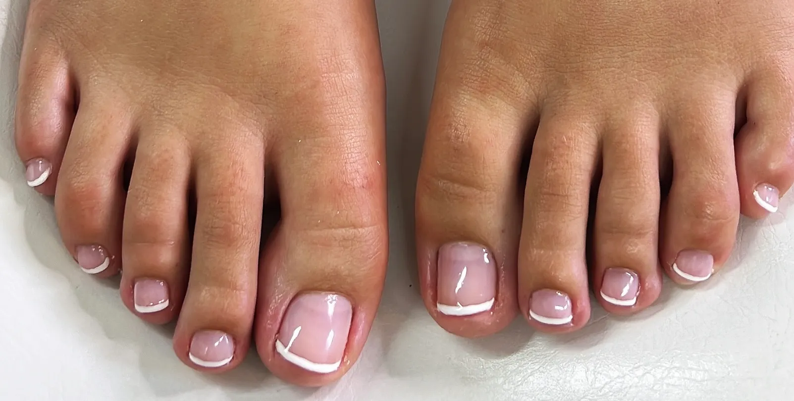 Fransk Pedicure med CND shellac
