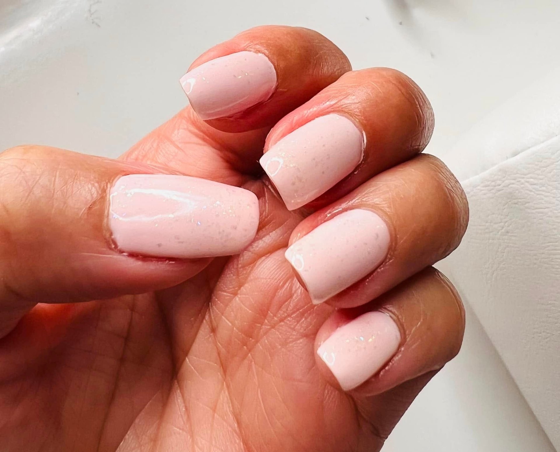 Manicure med CND shellac